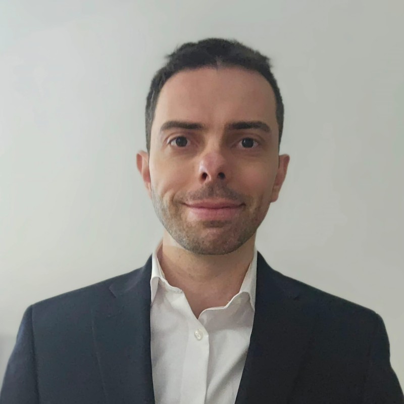 Rogerio — Competitive Intelligence Consultant